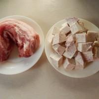 芋头红烧肉的做法图解1
