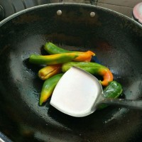 十分钟快手菜~虎皮尖椒的做法图解4