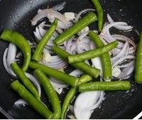 ţ