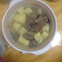 砂锅炖土豆牛肉