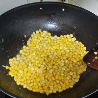 ţ