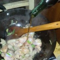 酱香鳝鱼炖鸡翅