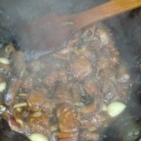 酱香鳝鱼炖鸡翅