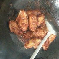 鼦
