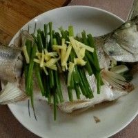 清蒸鲈鱼