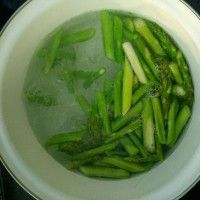 芦笋炒鸡蛋