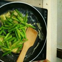 芦笋炒鸡蛋