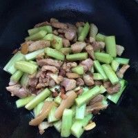 黄瓜烧肉