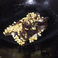 清炒木耳玉米粒