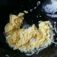 ޣ