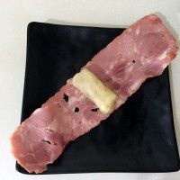 ڽ