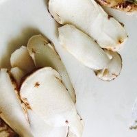 ţ