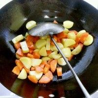 ţ