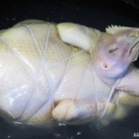 鼦
