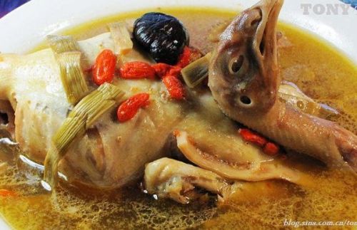 鼦