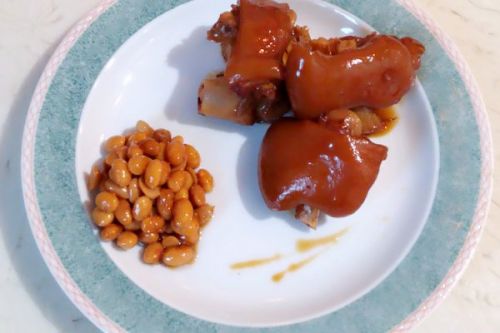 黄豆炖猪脚