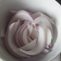 ţ