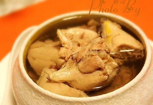 鼦