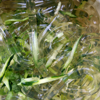 躣