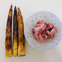 做正宗春笋排骨汤的图片步骤1