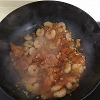 做正宗虾仁茄汁拌面的图片步骤5
