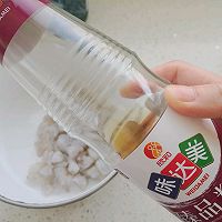 做正宗虾仁炒牛奶的图片步骤2