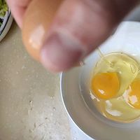做正宗芹菜叶炒鸡蛋的图片步骤4