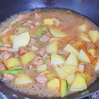 做正宗孩子超爱的软软糯糯土豆焖肉的图片步骤5