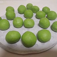 做正宗艾草青团的图片步骤18