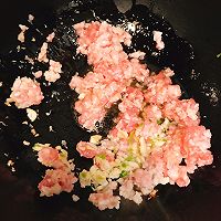 做正宗香喷喷热腾腾的白菜粉条肉包子的图片步骤1