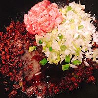 做正宗香喷喷热腾腾的白菜粉条肉包子的图片步骤4