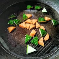 做正宗花式三色炒虾仁的图片步骤2