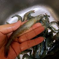 做正宗简单易做的姜葱炒虾的图片步骤1