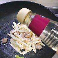 做正宗茭白青椒炒虾仁的图片步骤7