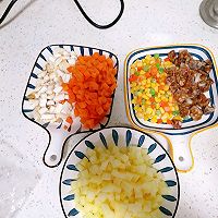做正宗土豆腊肠焖饭的图片步骤3