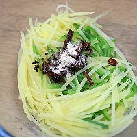 做正宗炝拌青椒土豆丝的图片步骤11
