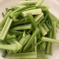 做正宗芹菜腰果百合的图片步骤2