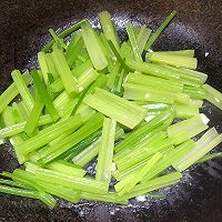做正宗芹菜腰果百合的图片步骤5