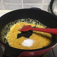 做正宗咸蛋黄焗鸡翅南瓜的图片步骤10