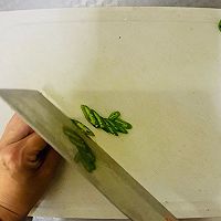 做正宗丰富餐桌味-木耳炒蛋的图片步骤2
