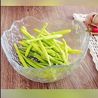 做正宗凉拌黄花菜的图片步骤1