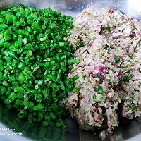 做正宗时令美食~猪肉豆角饺子的图片步骤5