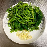 做正宗素炒瓜尖的图片步骤1