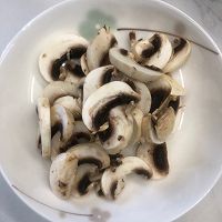 做正宗青菜蘑菇的图片步骤2