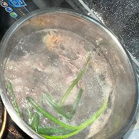 做正宗花胶猪脚煲花生的图片步骤1
