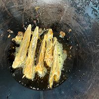 做正宗花胶猪脚煲花生的图片步骤2