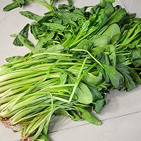 做正宗脆嫩爽口的凉拌菠菜春笋丁的图片步骤1