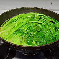 做正宗脆嫩爽口的凉拌菠菜春笋丁的图片步骤2