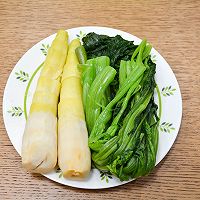 做正宗脆嫩爽口的凉拌菠菜春笋丁的图片步骤5