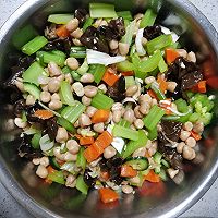 做正宗凉拌花生豆芹菜的图片步骤4
